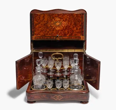 Schuler Auktionen AG - Cave à Liqueur
