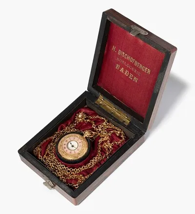Schuler Auktionen AG - Kleine Email-Taschenuhr mit Kette, um 1890