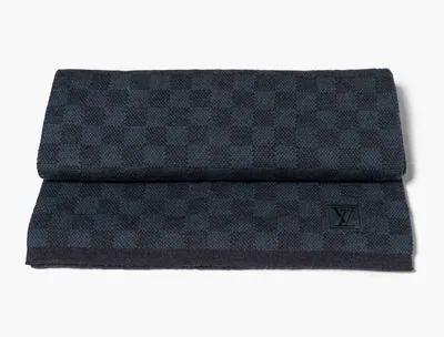 Schuler Auktionen AG - Louis Vuitton, Schal "Néo Petit Damier"