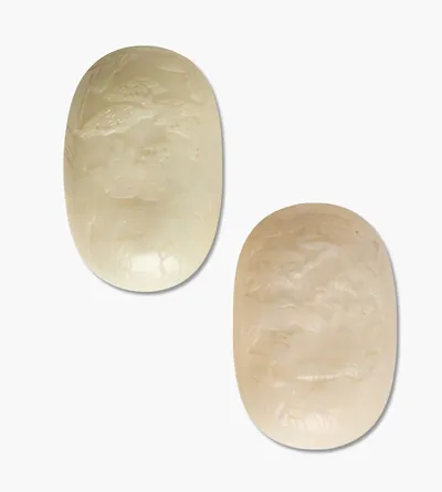 Schuler Auktionen AG - Lot: 2 Jade-Medaillons