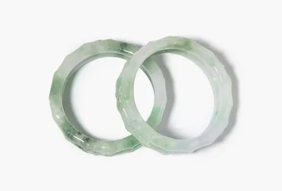 Schuler Auktionen AG - Lot: 2 Jade-Armreifen