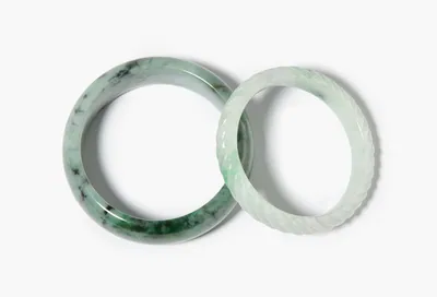 Schuler Auktionen AG - Lot: 2 Jade-Armreifen