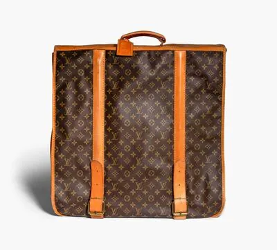 Schuler Auktionen AG - Louis Vuitton, grosse Kleiderschutzhülle "Porte-habits 5 cintres"