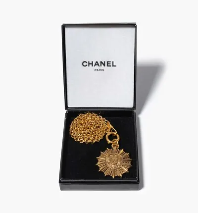 Schuler Auktionen AG - Chanel, Collier