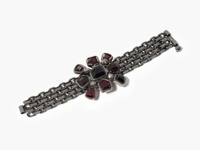 Schuler Auktionen AG - Chanel, Bracelet und Brosche