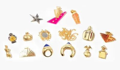 Schuler Auktionen AG - Nina Ricci, Dior, YSL, Guerlain, Cartier, Bucheron, Paloma Picasso, Gaultier, Lancome, T. Mugler, K. Lagerfeld, 15 Broschen