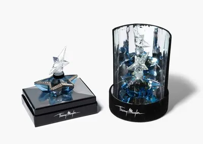 Schuler Auktionen AG - Thierry Mugler, 2 Parfumflakons "Angel. Les Caprices de Star" und "Angel. Mugler Show Collection"