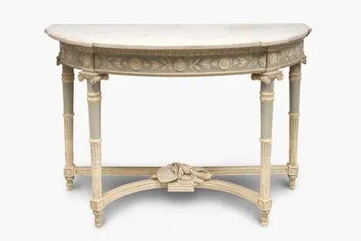Schuler Auktionen AG - Feine Demi-lune Konsole, Paris, um 1785