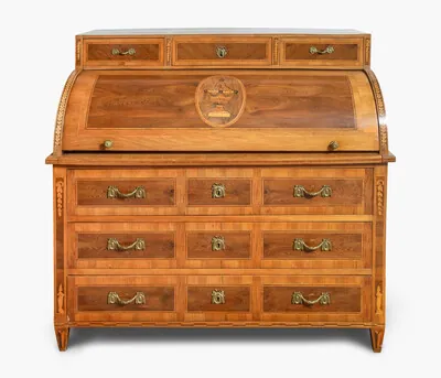 Schuler Auktionen AG - Schreibkommode mit Zylinderaufsatz, wohl Luzern, um 1800