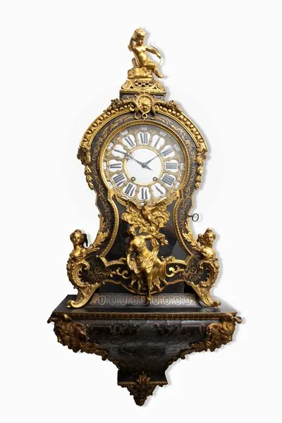 Schuler Auktionen AG - Prunkpendule, Paris, Ende 19.Jh. Stil Régence