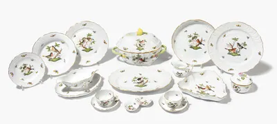 Schuler Auktionen AG - Herend, Tafel- und Kaffeeserviceteile "Rothschild"