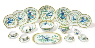 Schuler Auktionen AG - Hermès, Tafel- und Kaffee-/Teeservice "Toucans"