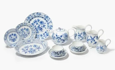 Schuler Auktionen AG - Meissen, Kaffeeserviceteile "Zwiebelmuster"