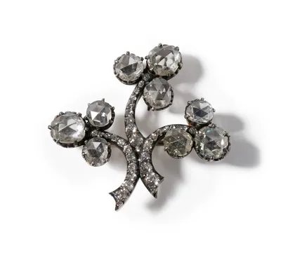 Schuler Auktionen AG - Antike, russische Diamant-Brosche