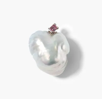 Schuler Auktionen AG - Südsee-Kulturperlen-Anhänger mit rosa Diamant